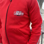 SONS OF LIBERTY '24 cipzras pulóver (piros)